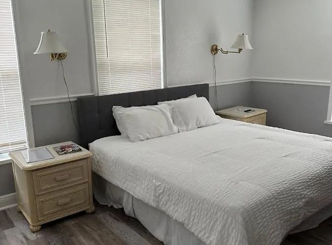The Hotel Redland